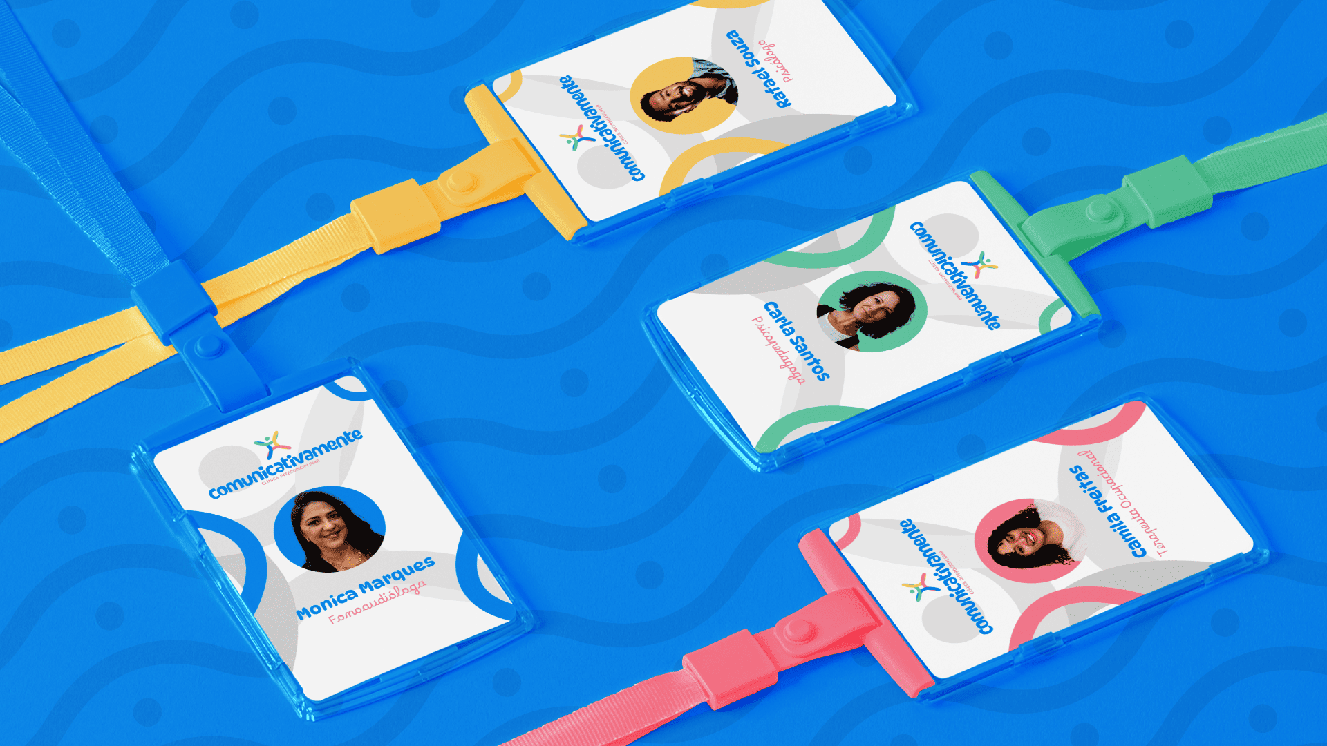 Crachás de identificação da equipe Comunicativamente